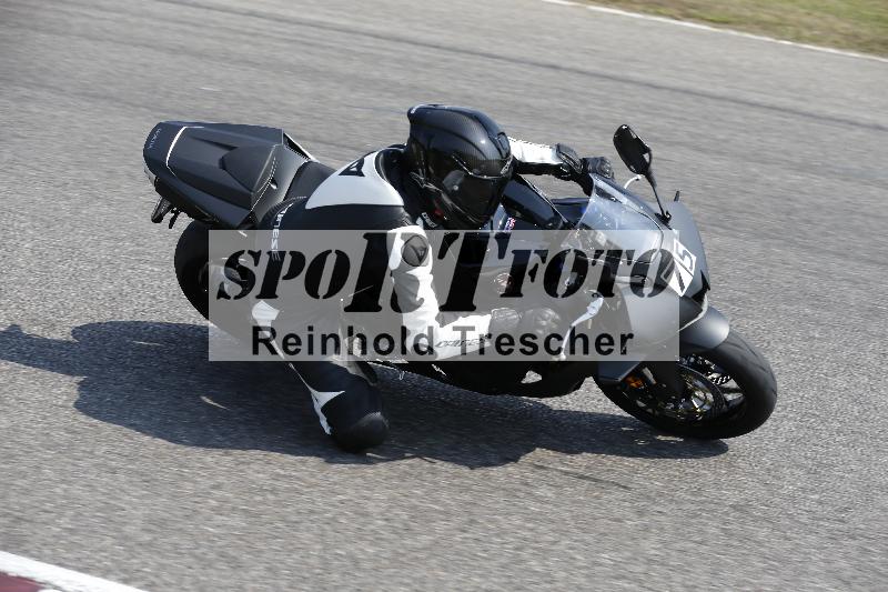 /Archiv-2025/49 26.08.2025 Cornu Master School ADR/gruen-vert/75